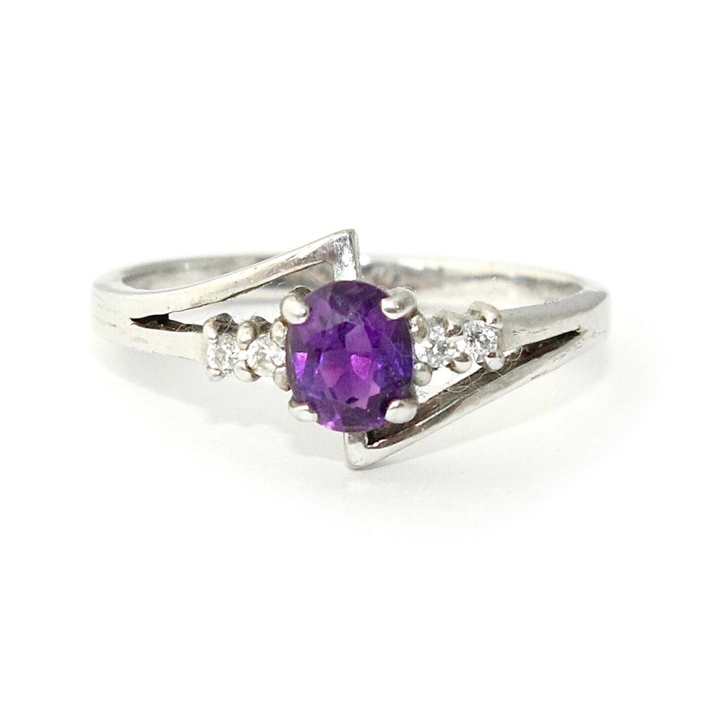 Sterling Silver Purple Cubic Zirconia Ring Size 7 Oval Stone Modernist Geometric